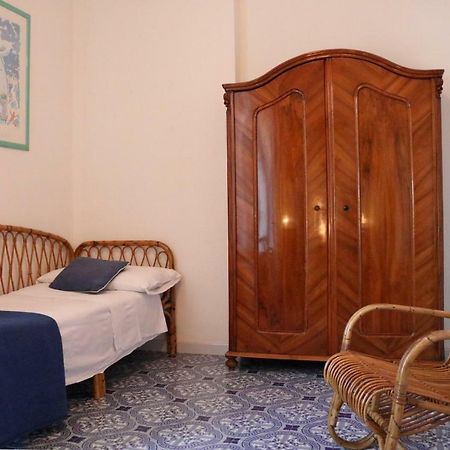 Villa Del Melograno Patti Eksteriør bilde