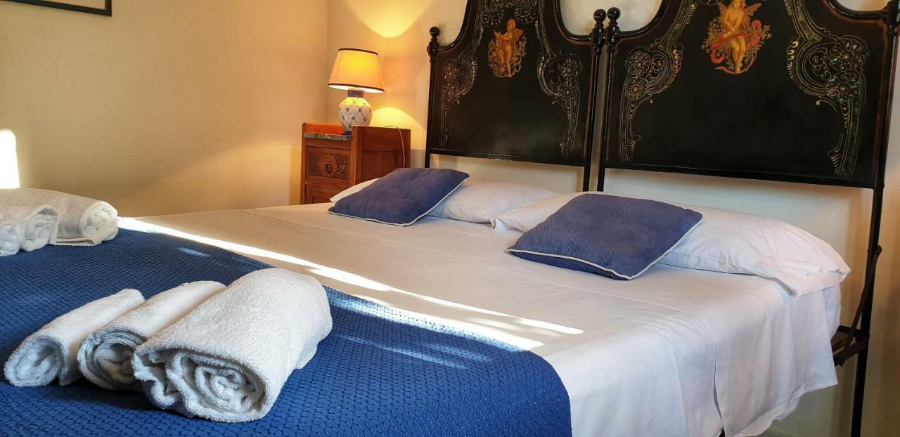 Villa Del Melograno Patti Eksteriør bilde