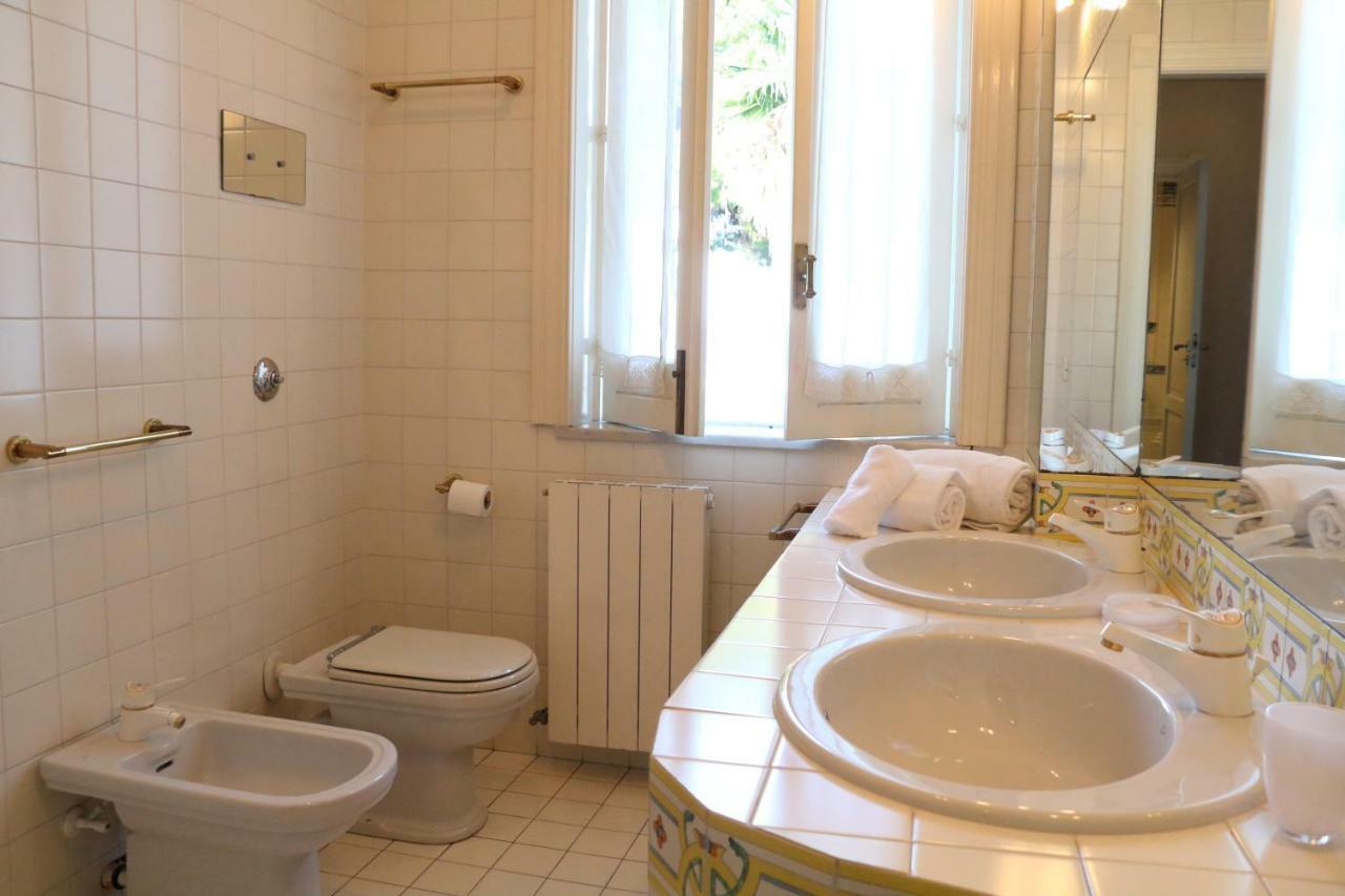 Villa Del Melograno Patti Eksteriør bilde