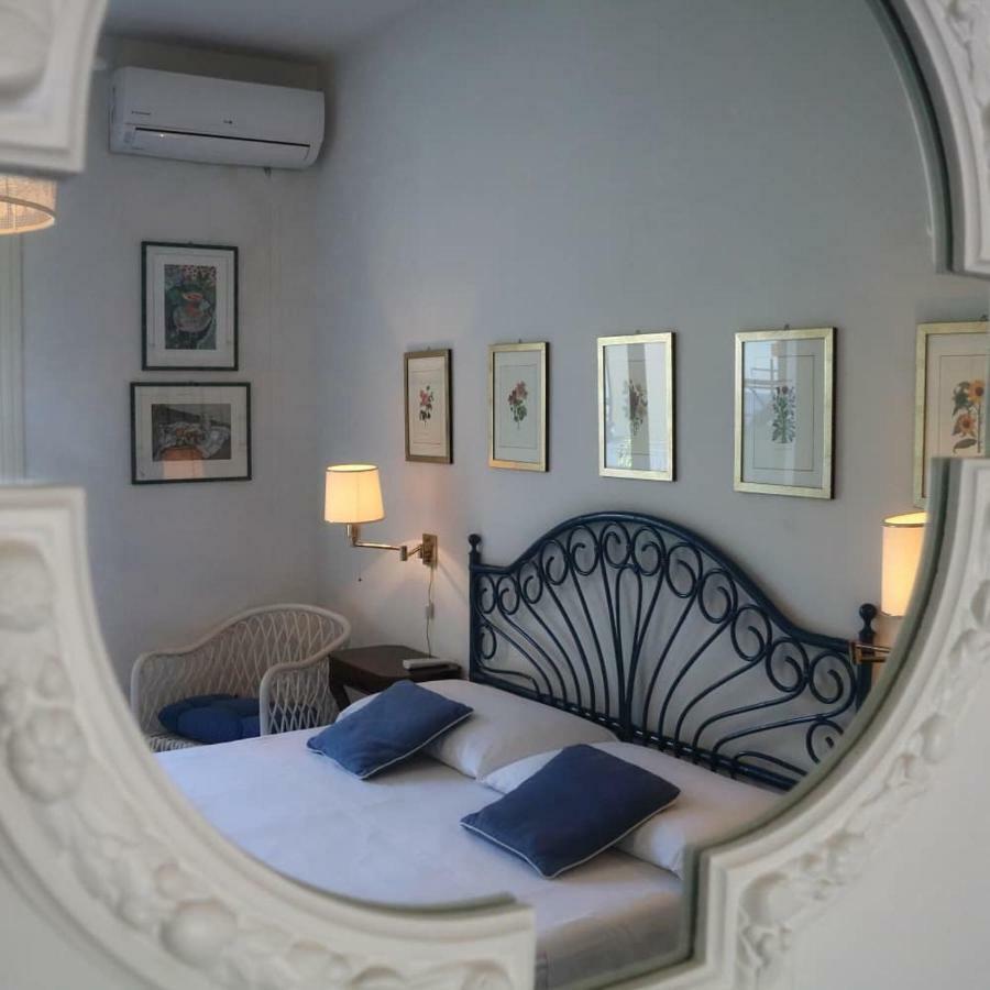 Villa Del Melograno Patti Eksteriør bilde