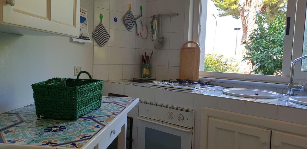 Villa Del Melograno Patti Eksteriør bilde